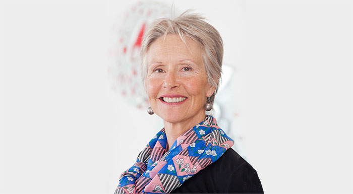 Christine-Farnish_700